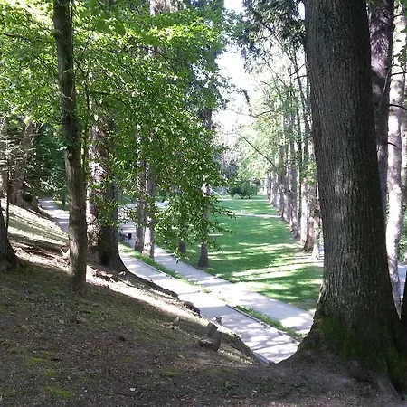 Apartament Park Guest *